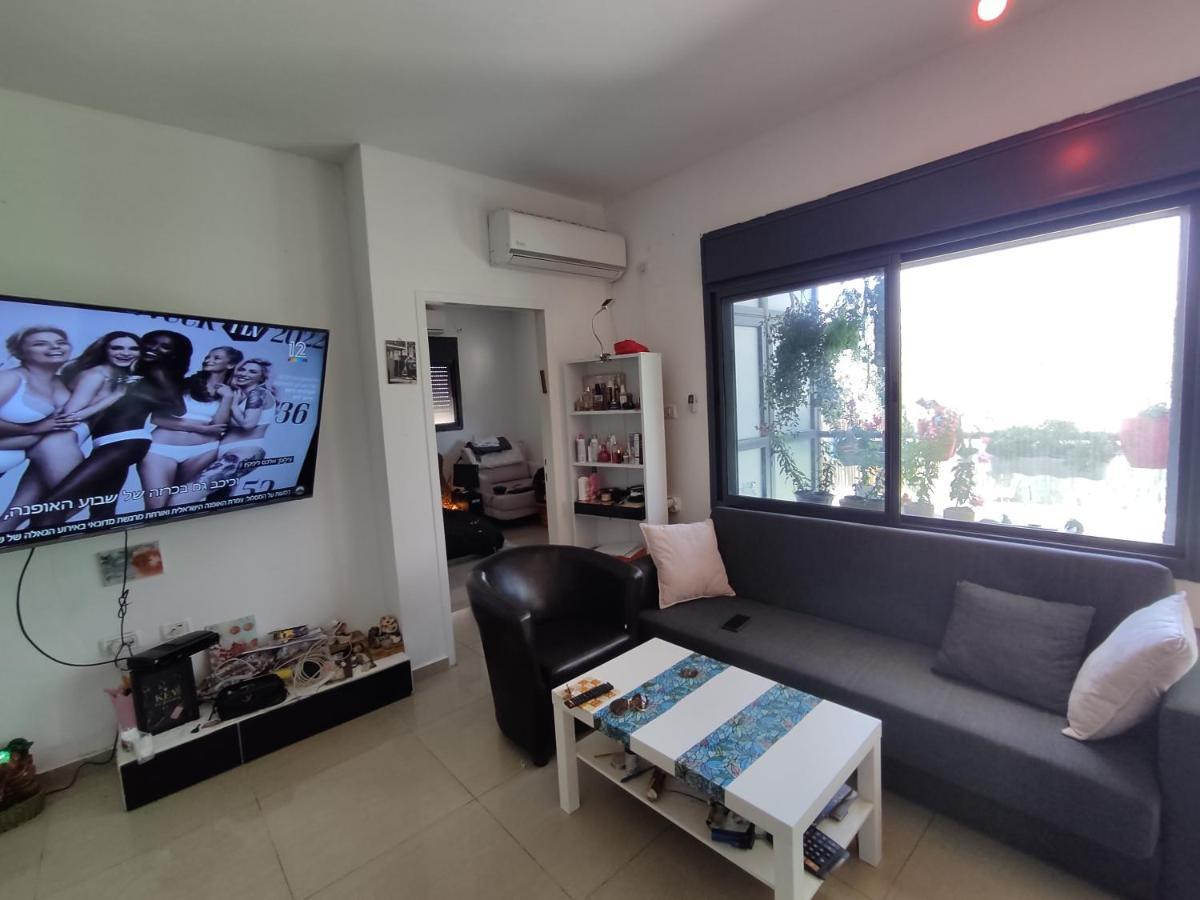 Family Master Apartment Nahariya Exterior photo